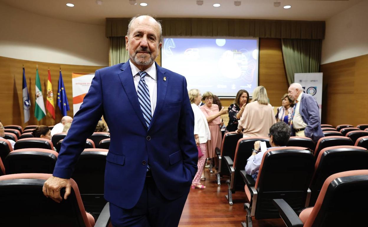 Mariano Esteban, ayer, en el salón de actos del Rectorado de la UMA. 