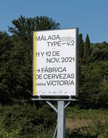 Imagen secundaria 2 - Arriba, proyecto 'Coche Discoteca', de Tiquismiquis.club; también trabajo de ellos el de la imagen de la derecha 'Málaga Type'. Abajo a la izquierda, Coche Porsche Box in Art, de Factor Ñ. 