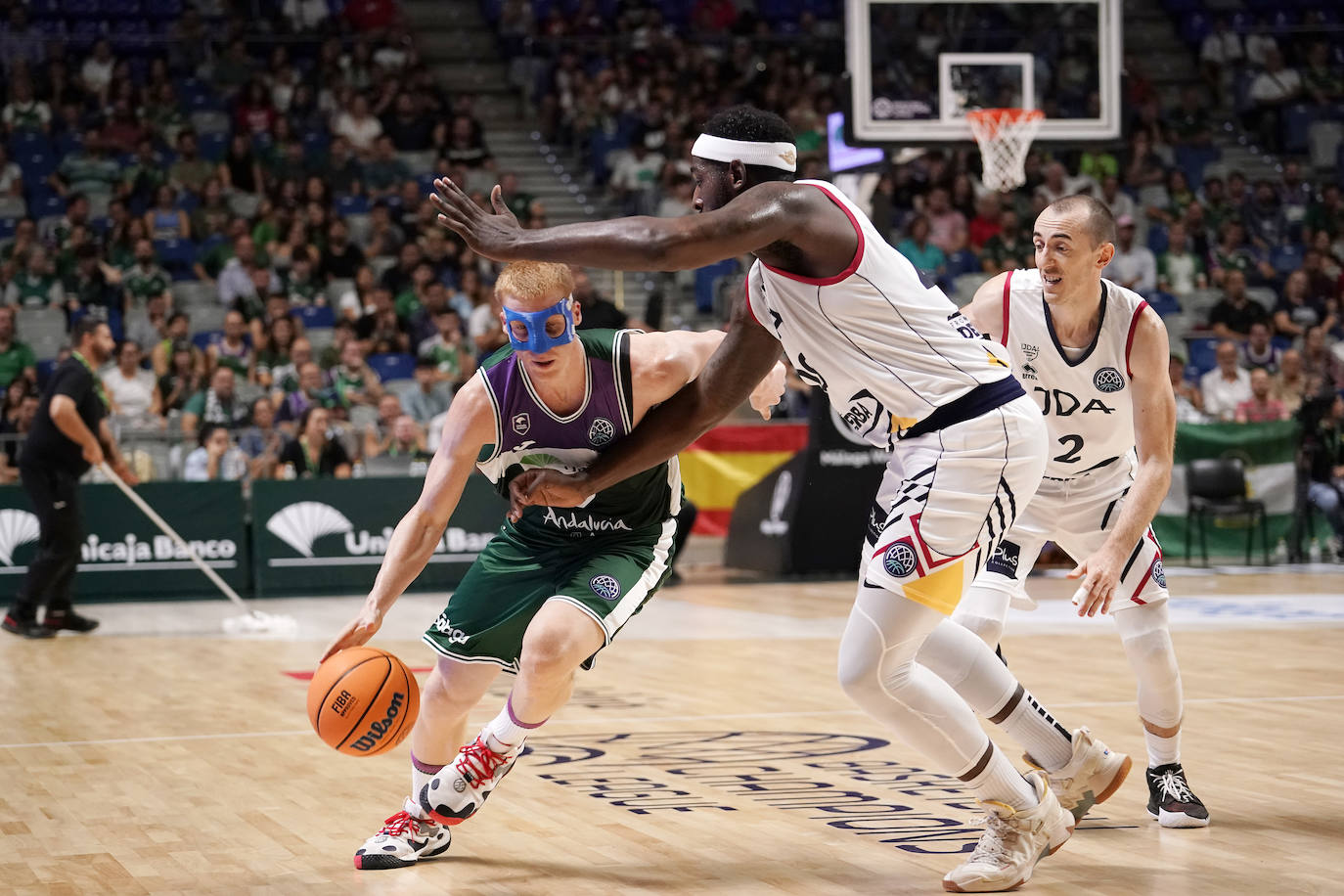 El Unicaja gana al Dijon en la Champions (88-68). 