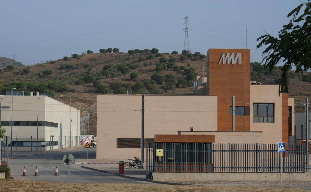 Las cocheras de Metro de Málaga ya cuentan con paneles solares en parte de la cubierta del taller. 