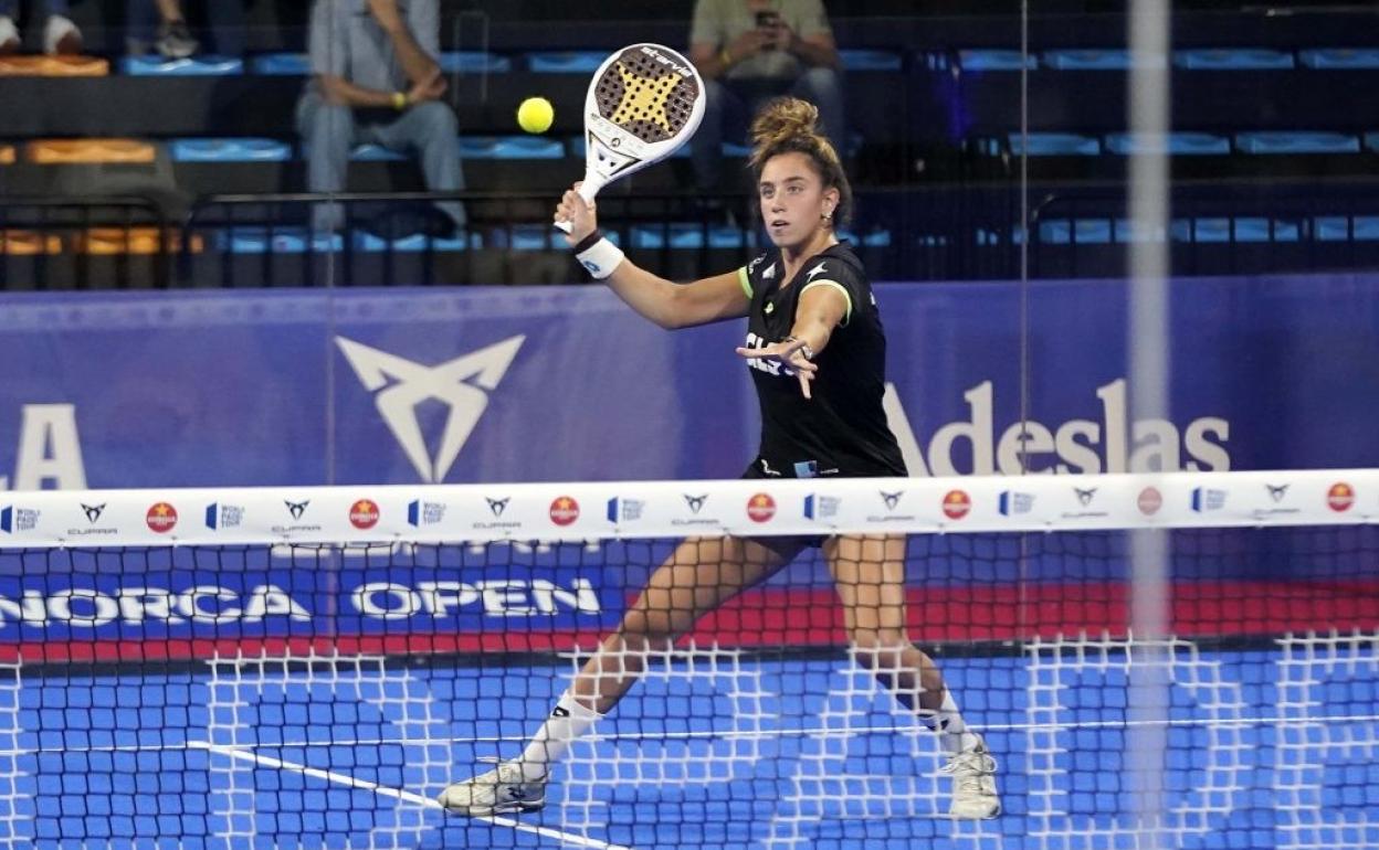 Open de Menorca del World Padel Tour: Bea González y Marta Ortega eliminan a Carolina Navarro y Claudia Jensen y se meten en semifinales