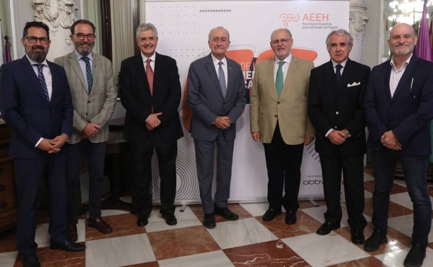 Participantes en la sesión de clausura de la semana de las enfermedades hepáticas, ayer. 