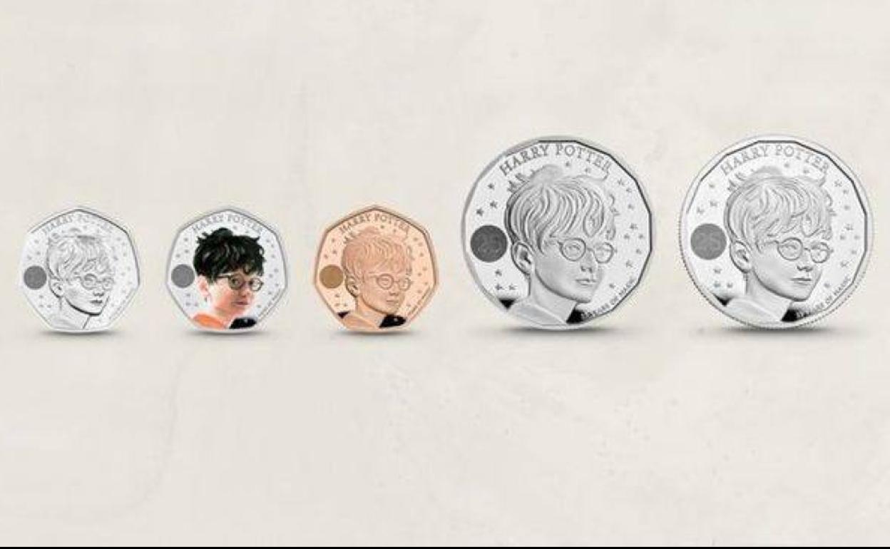 Monedas con la cara del joven mago Harry Potter. 