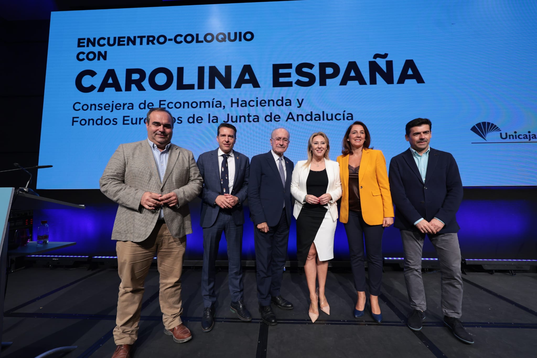 Fotos: Carolina España protagoniza un coloquio organizado por SUR y Unicaja Banco