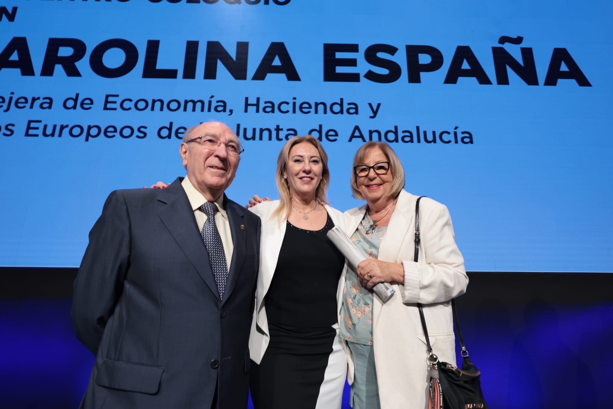 Fotos: Carolina España protagoniza un coloquio organizado por SUR y Unicaja Banco