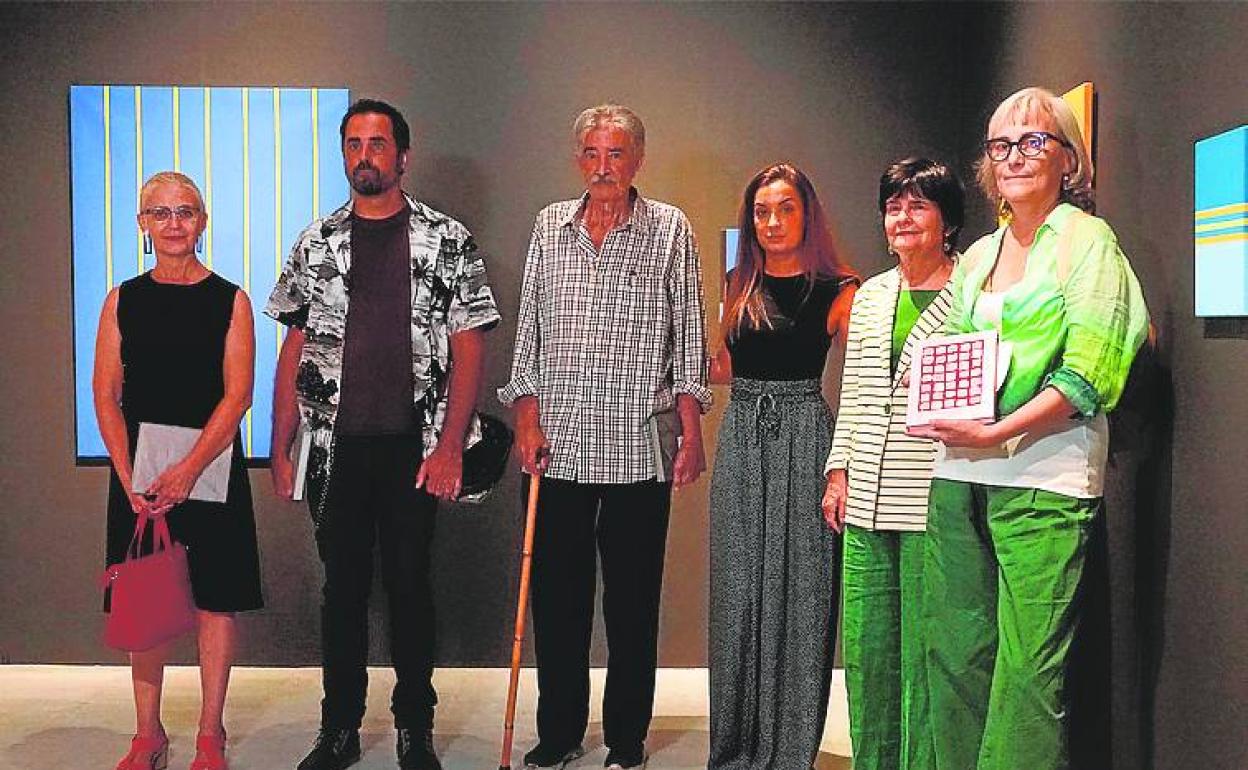 Carmen Cortés; Daniel, Juan Manuel y Adalia, hijos y exmarido de Pepa Caballero; Tecla Lumbreras, e Isabel Garnelo. 