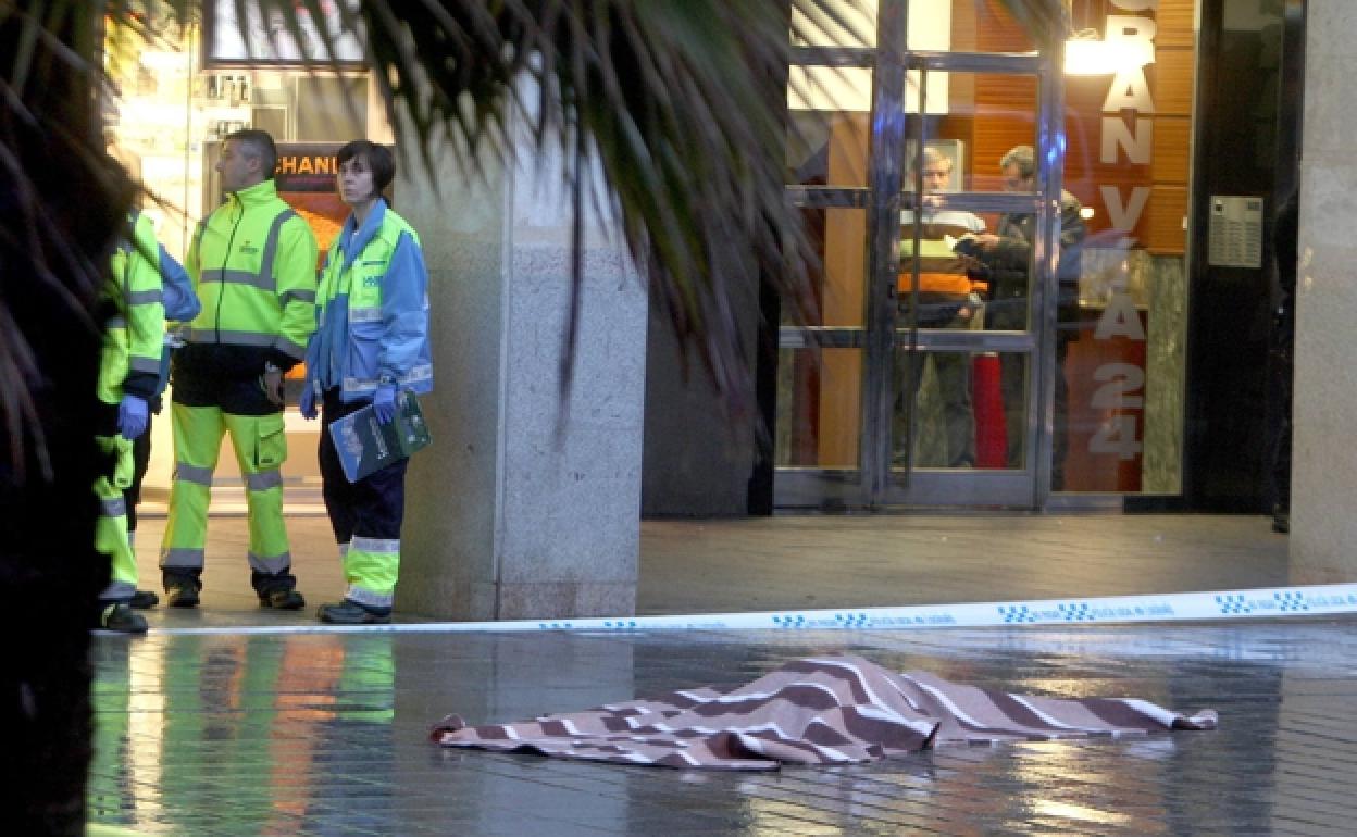 Imagen de archivo de un cadáver de una presunta suicida. 