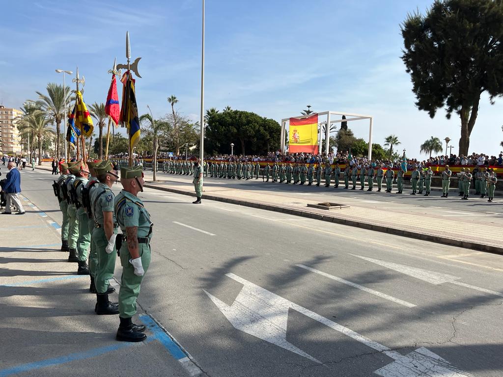 Más de 400 personas participan en un acto que contó con más de 300 legionarios de los tercios de Ronda y Viator