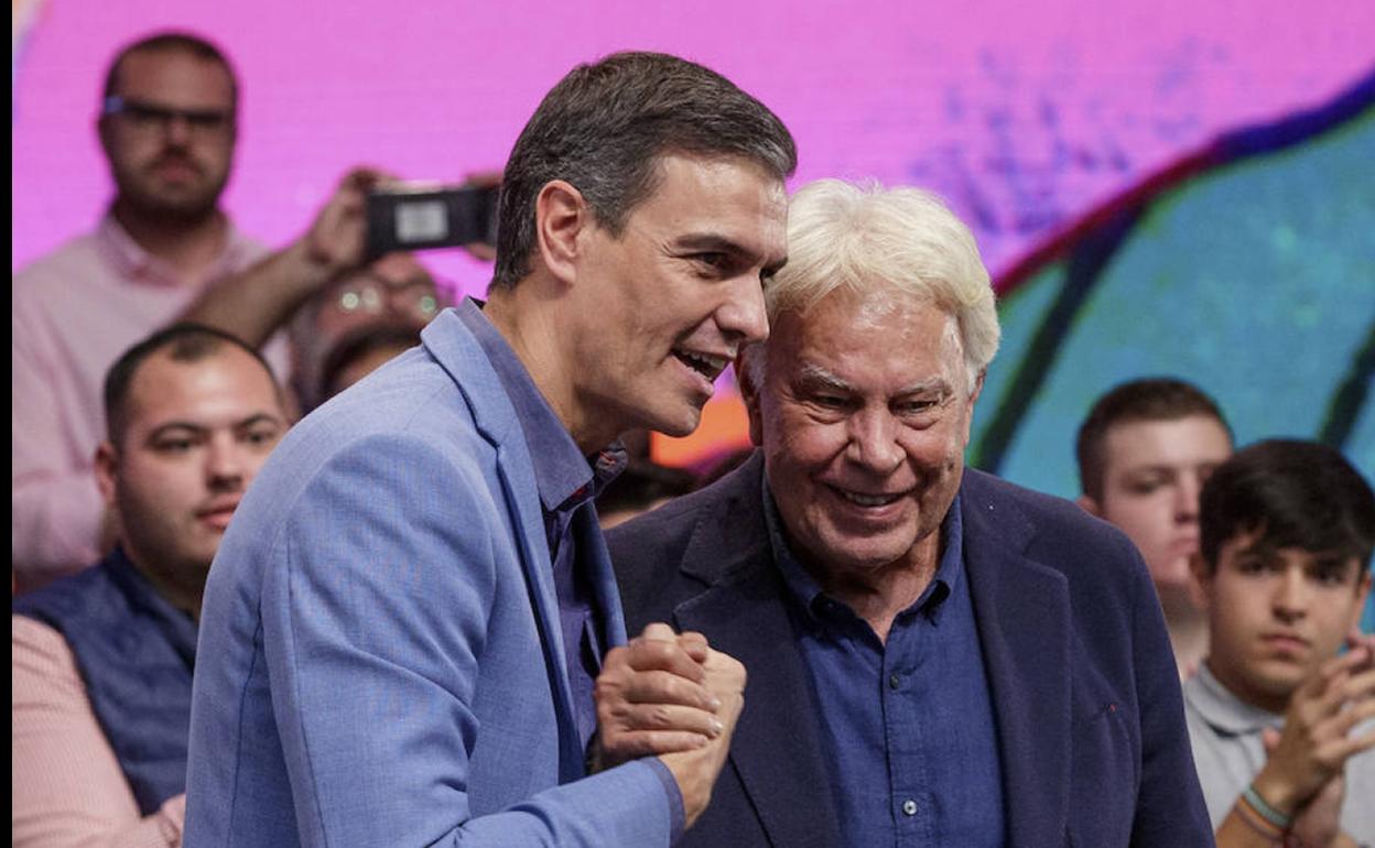 González y Sánchez, en el acto del sábado en Sevilla 