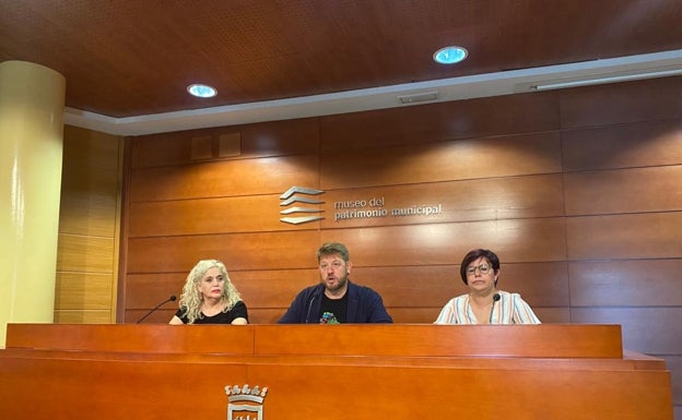 Los ediles de Unidas Podemos, Remedios Ramos, el portavoz Nicolás Sguiglia y Paqui Macías.