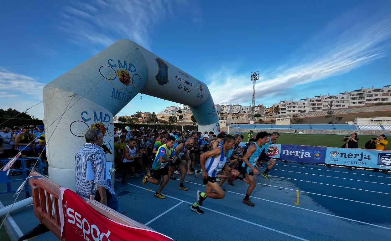 Salida de la prueba, este martes desde el estadio de atletismo Enrique López Cuenca de Nerja. 