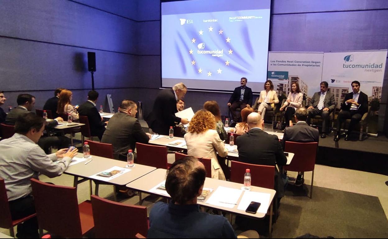 Panel de expertos sobre rehabilitación energética de edificios con fondos europeos, esta mañana. 