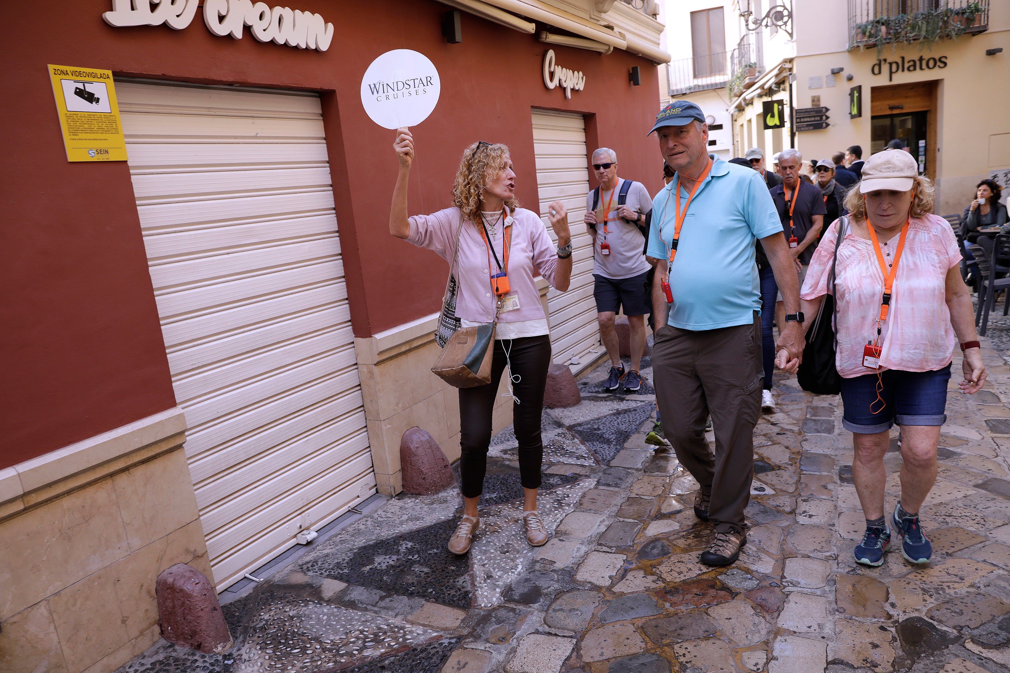 Sólo tres tienen capacidad para mover 4.270 viajeros el 'Norwegian Escape'; 2.253, el 'Marella Explorar 2'; y 2.416, el 'Vision of the Seas'. 