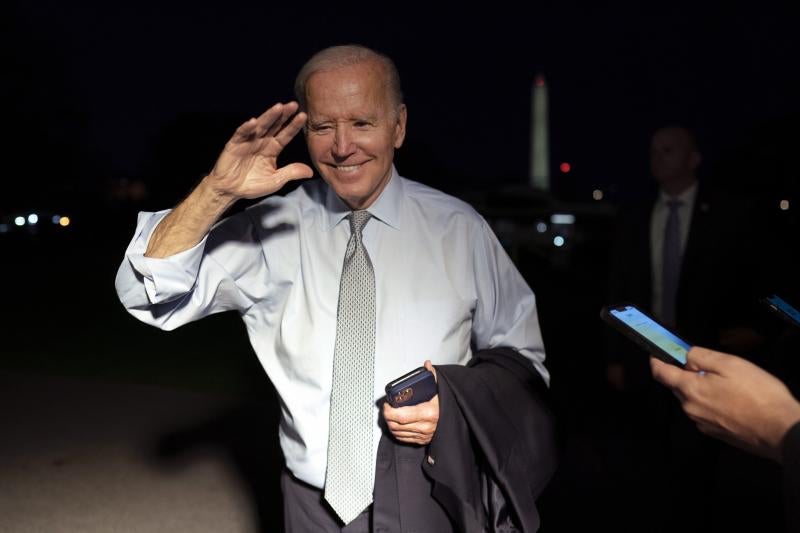 Biden llegaba esta madrugada pasada a la Casa Blanca tras ofrecer su último mitin en Maryland