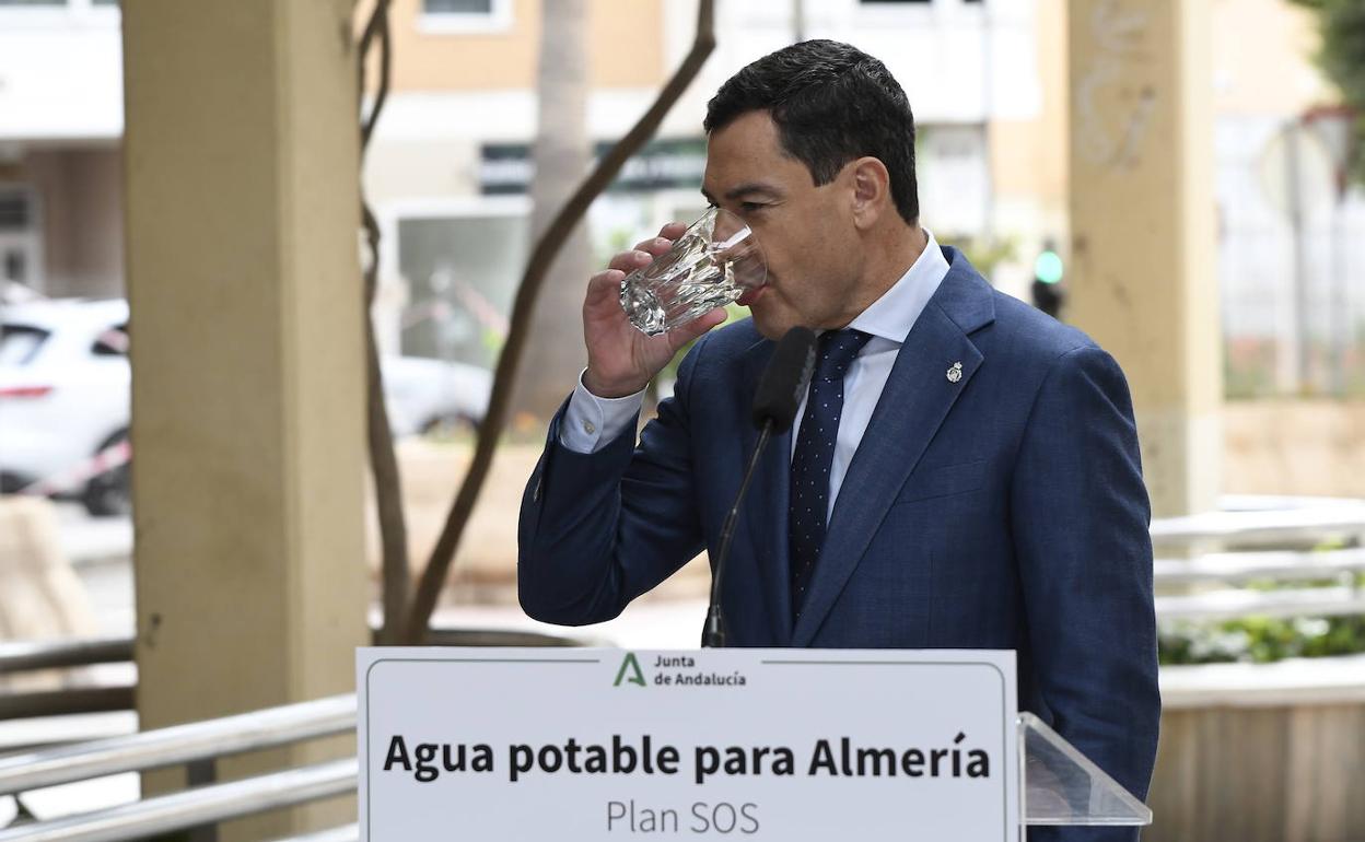 El presidente de la Junta, ayer en Almería, tras visitar obras hídricas.