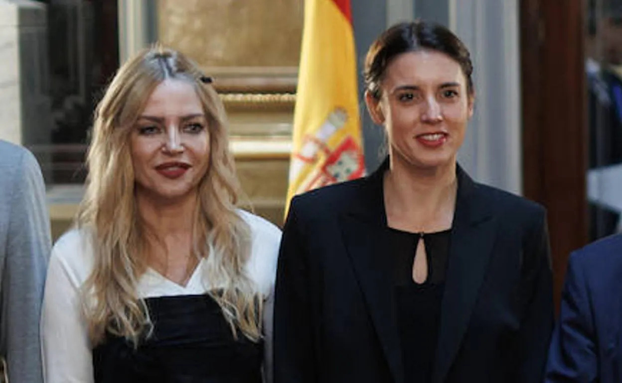 Ángeles Carmona, presidenta del Observatorio contra la Violencia de Género, e Irene Montero, ministra de Igualdad, esta mañana en un salón del Senado, Madrid.