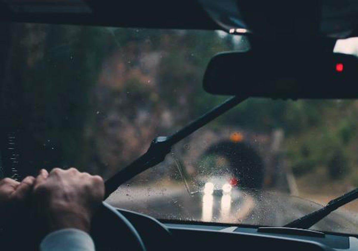 Lluvia en carretera