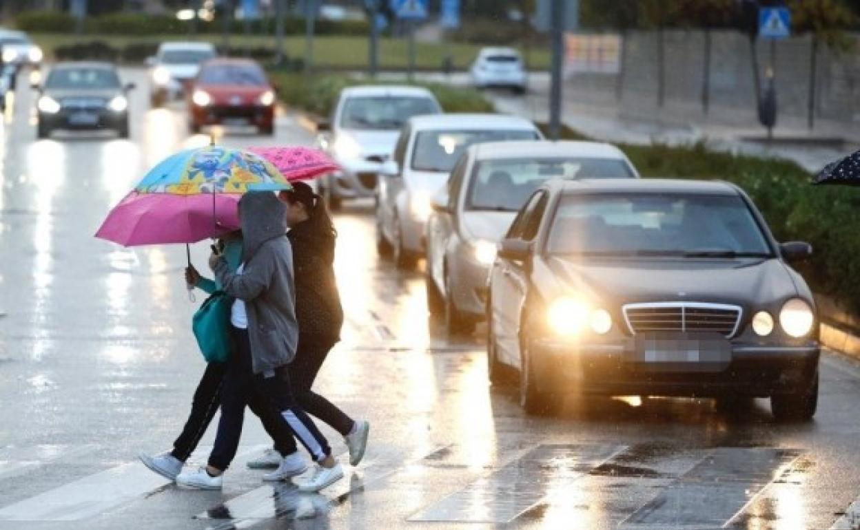 La lluvia ha sorprendido a los malagueños esta mañana. 