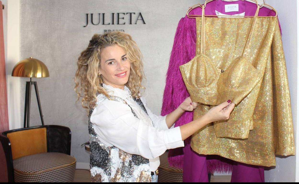 Maryam Blanes en su nuevo showroom en la plaza de la Constitución.