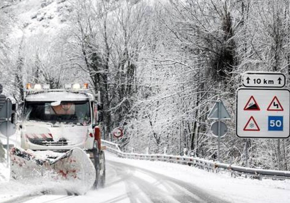 Cómo conducir con nieve, lluvia o viento