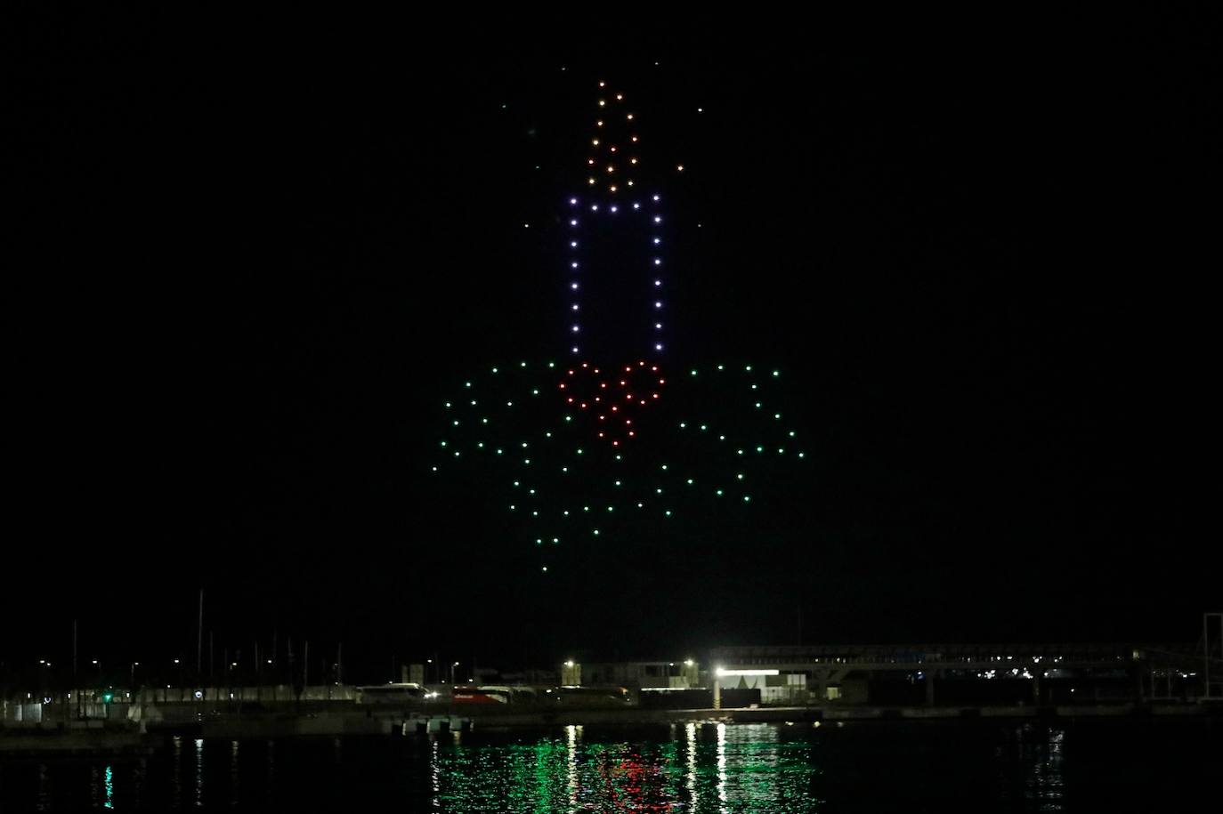 Málaga estrena espectáculo de drones esta Navidad. 