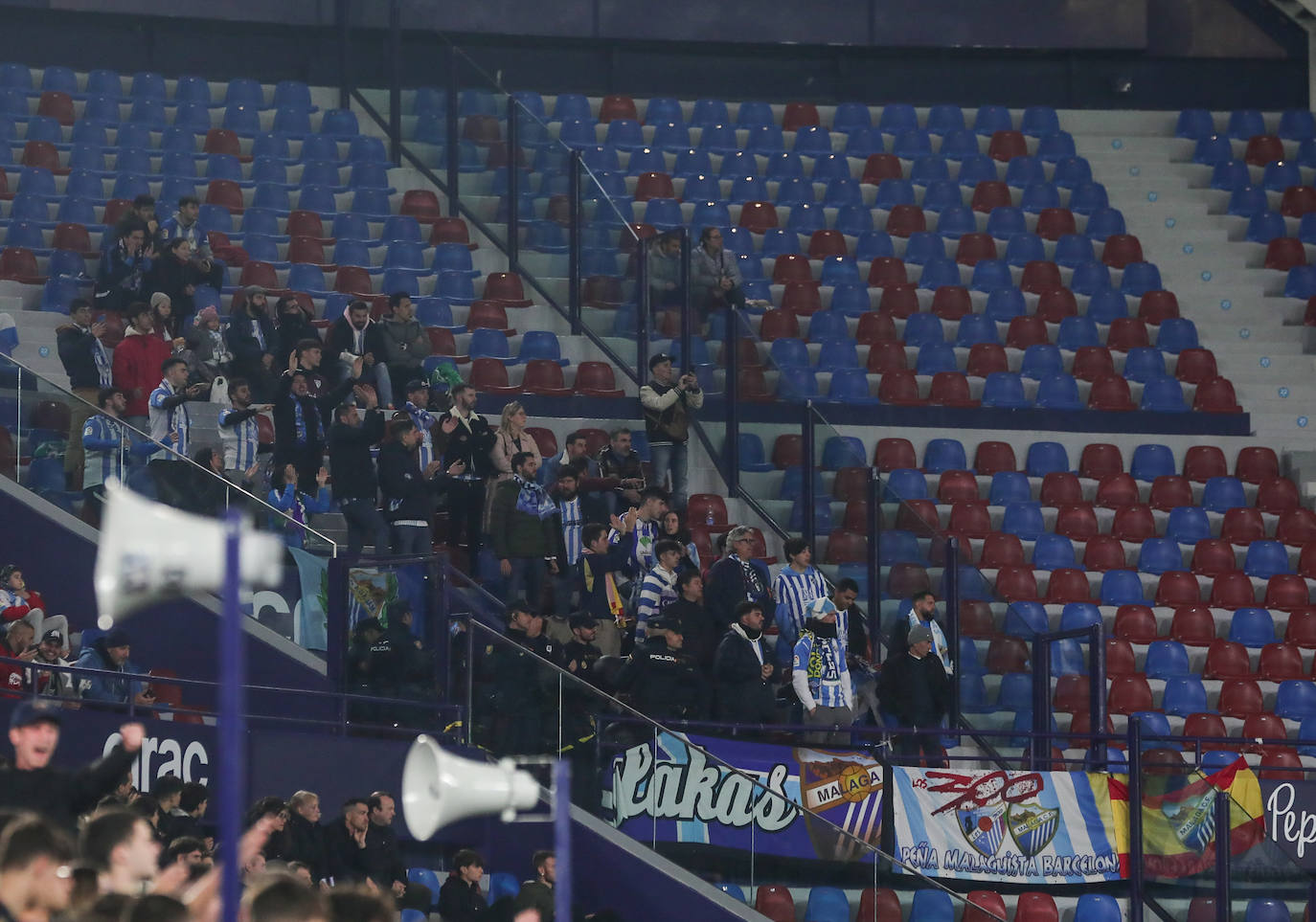 Derrota del Málaga en su visita al Levante. 