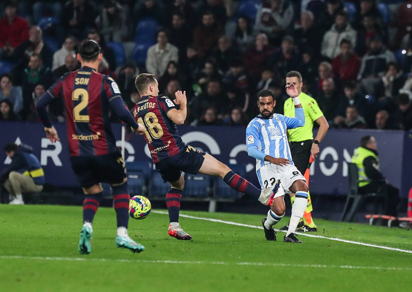 Derrota del Málaga en su visita al Levante. 