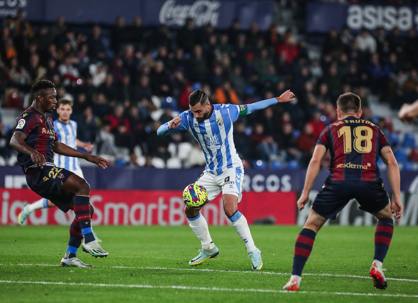 Derrota del Málaga en su visita al Levante. 