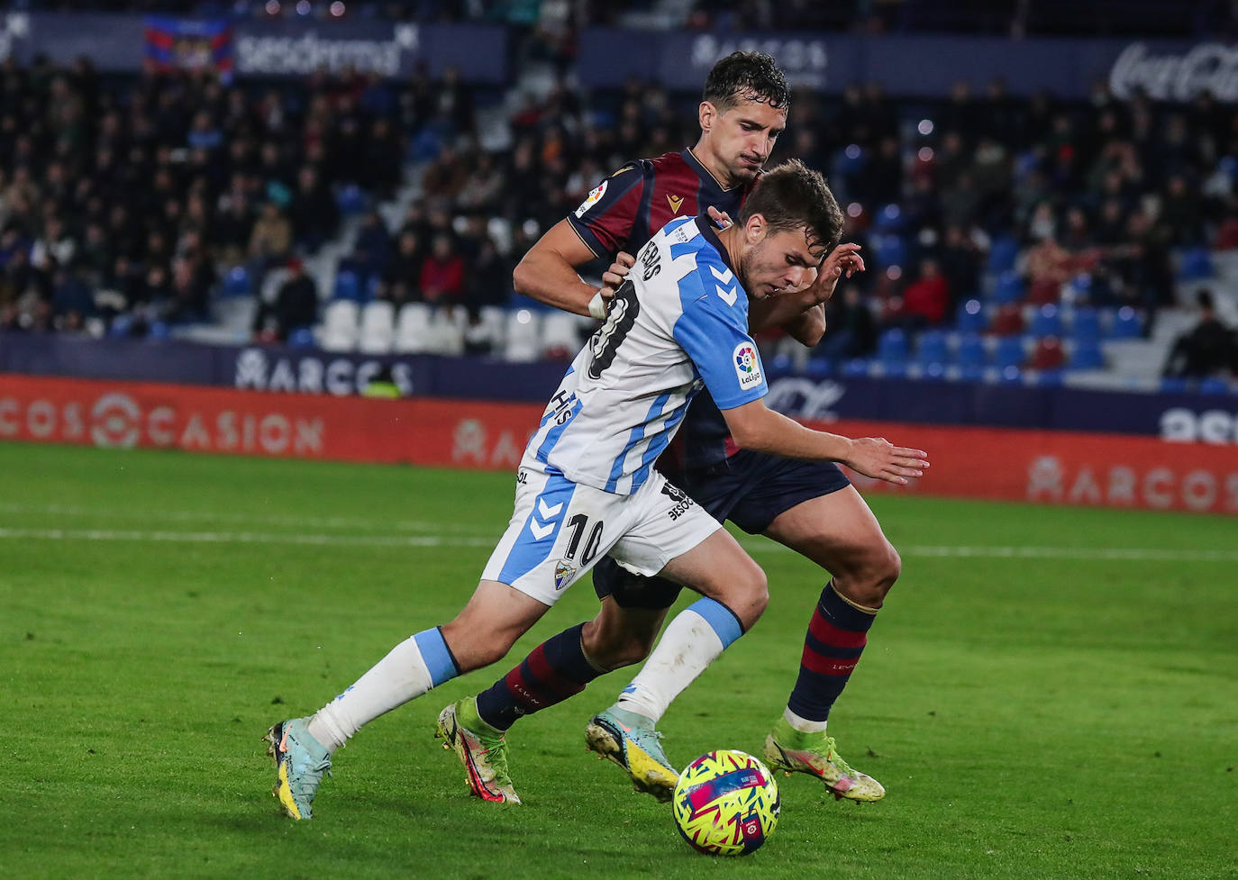 Derrota del Málaga en su visita al Levante. 