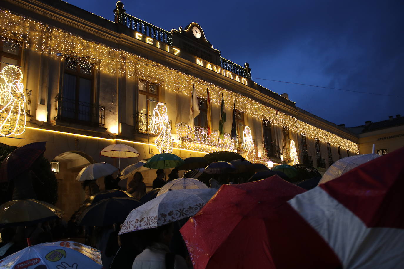 El Ayuntamiento destina casi 117.000 euros a su instalación y vuelve a apostar por puntos selfies en la plaza de España y Blas Infante