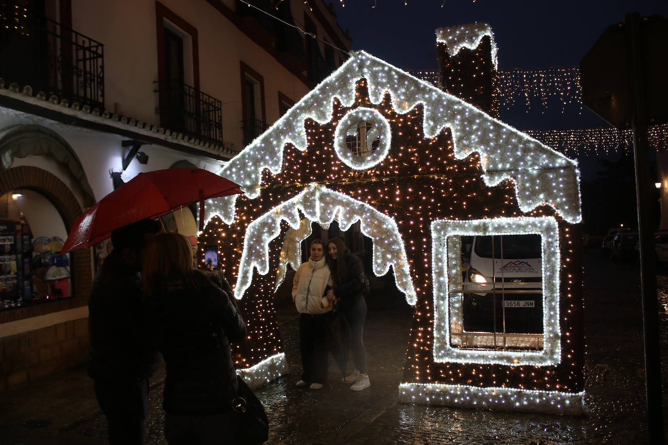 El Ayuntamiento destina casi 117.000 euros a su instalación y vuelve a apostar por puntos selfies en la plaza de España y Blas Infante