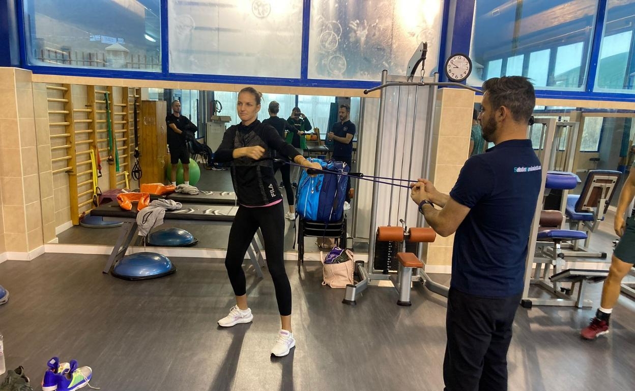 Karolina Pliskova, ex número uno mundial, este jueves en el gimnasio de la piscina Virgen del Carmen de Torremolinos. 