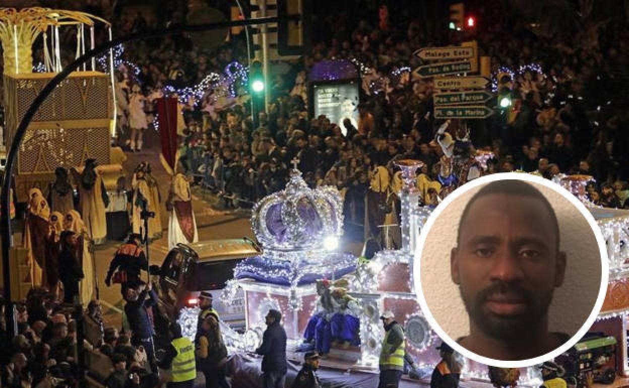 Imagen de una cabalgata pasada en Málaga y, a la derecha, Hadji Coulibaly. 