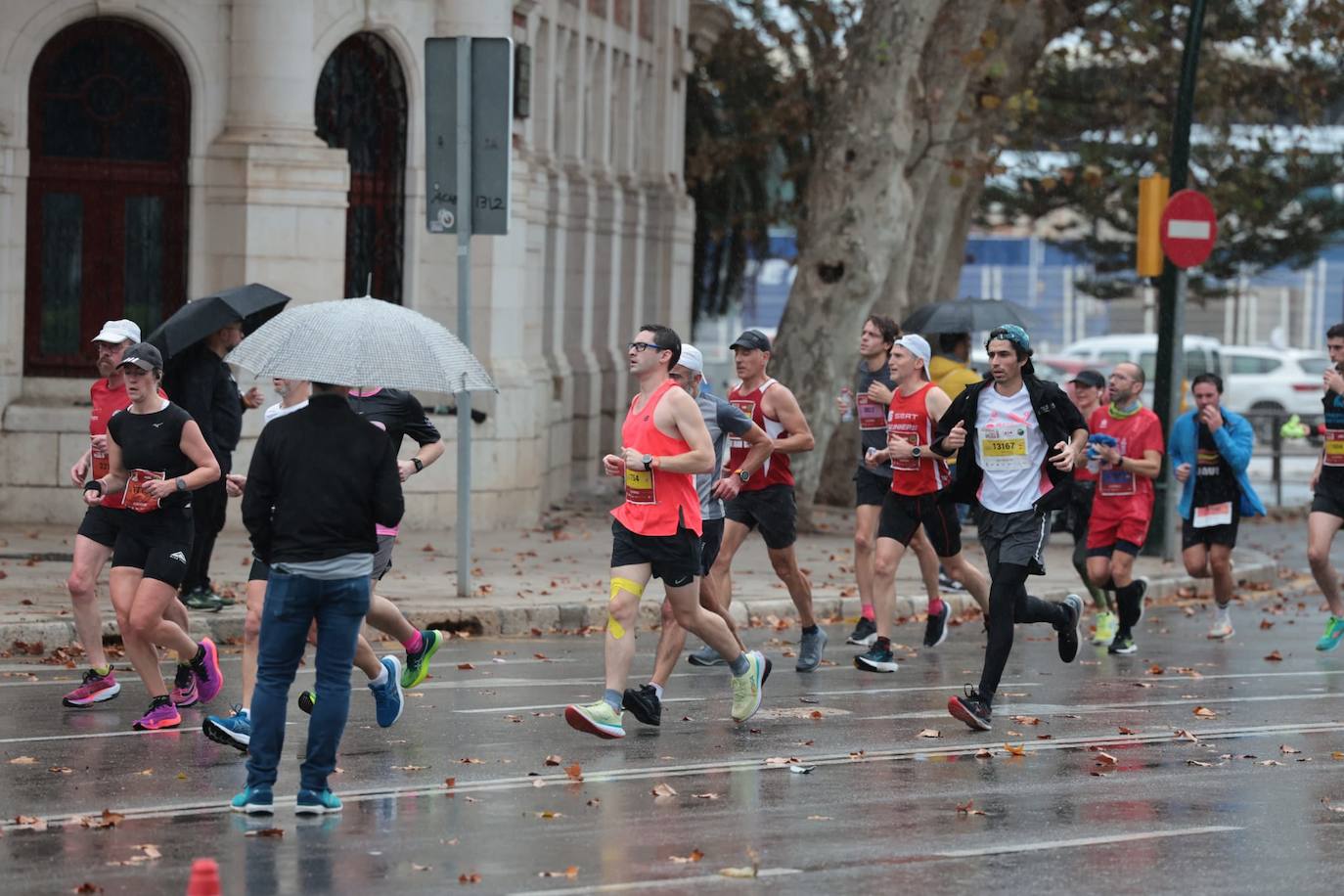 Barnaba Kipkoech gana la XII edición. Con un registro de 2h.08:19, se quedó a 39 segundos de la plusmarca de la prueba