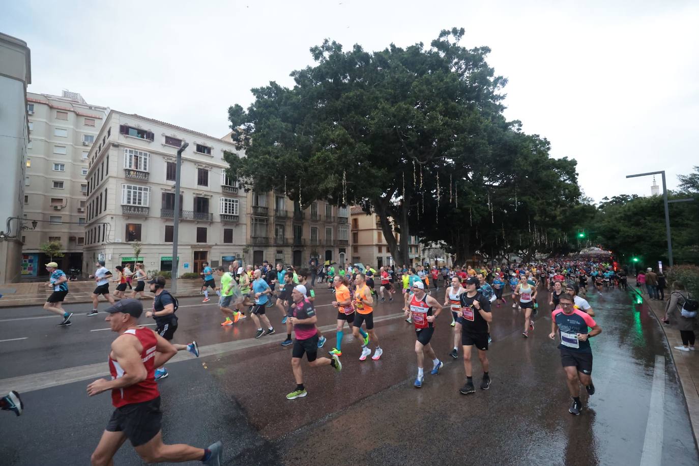 Barnaba Kipkoech gana la XII edición. Con un registro de 2h.08:19, se quedó a 39 segundos de la plusmarca de la prueba