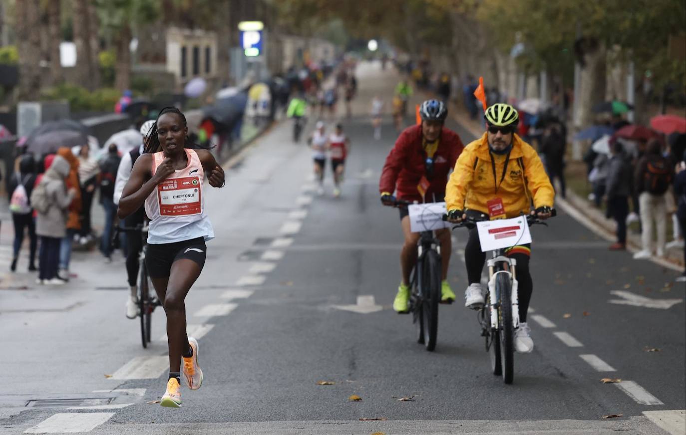 Barnaba Kipkoech gana la XII edición. Con un registro de 2h.08:19, se quedó a 39 segundos de la plusmarca de la prueba