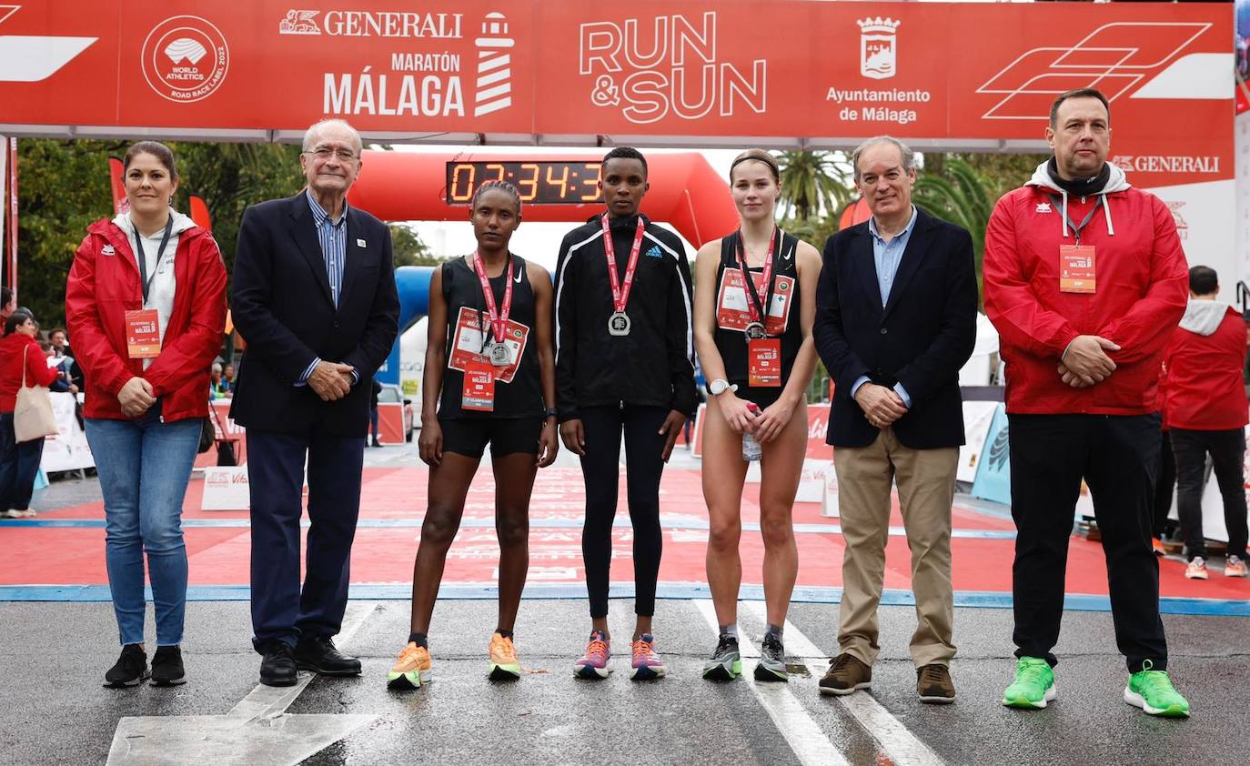 Barnaba Kipkoech gana la XII edición. Con un registro de 2h.08:19, se quedó a 39 segundos de la plusmarca de la prueba