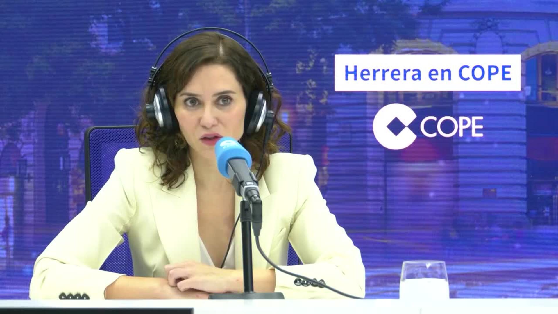 Ayuso cree que se vive "el mes negro de la democracia"