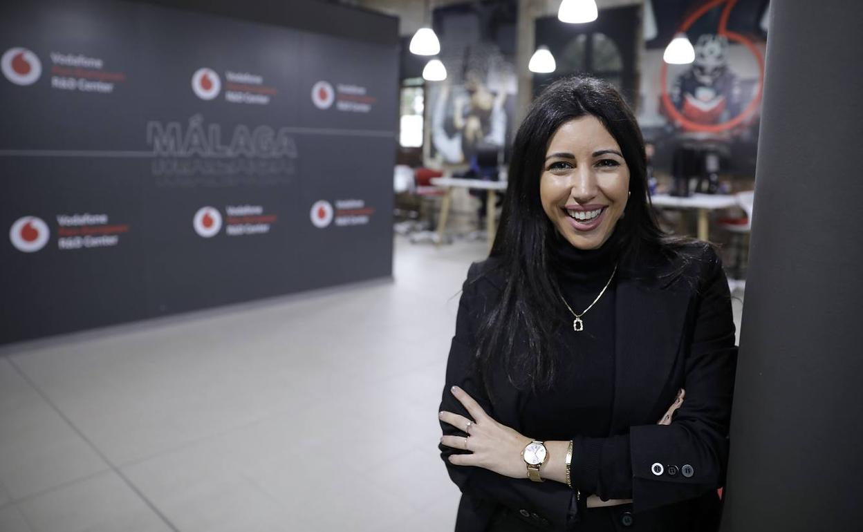 Yasmina Carrascal, en el 'hub' de Vodafone en Málaga.