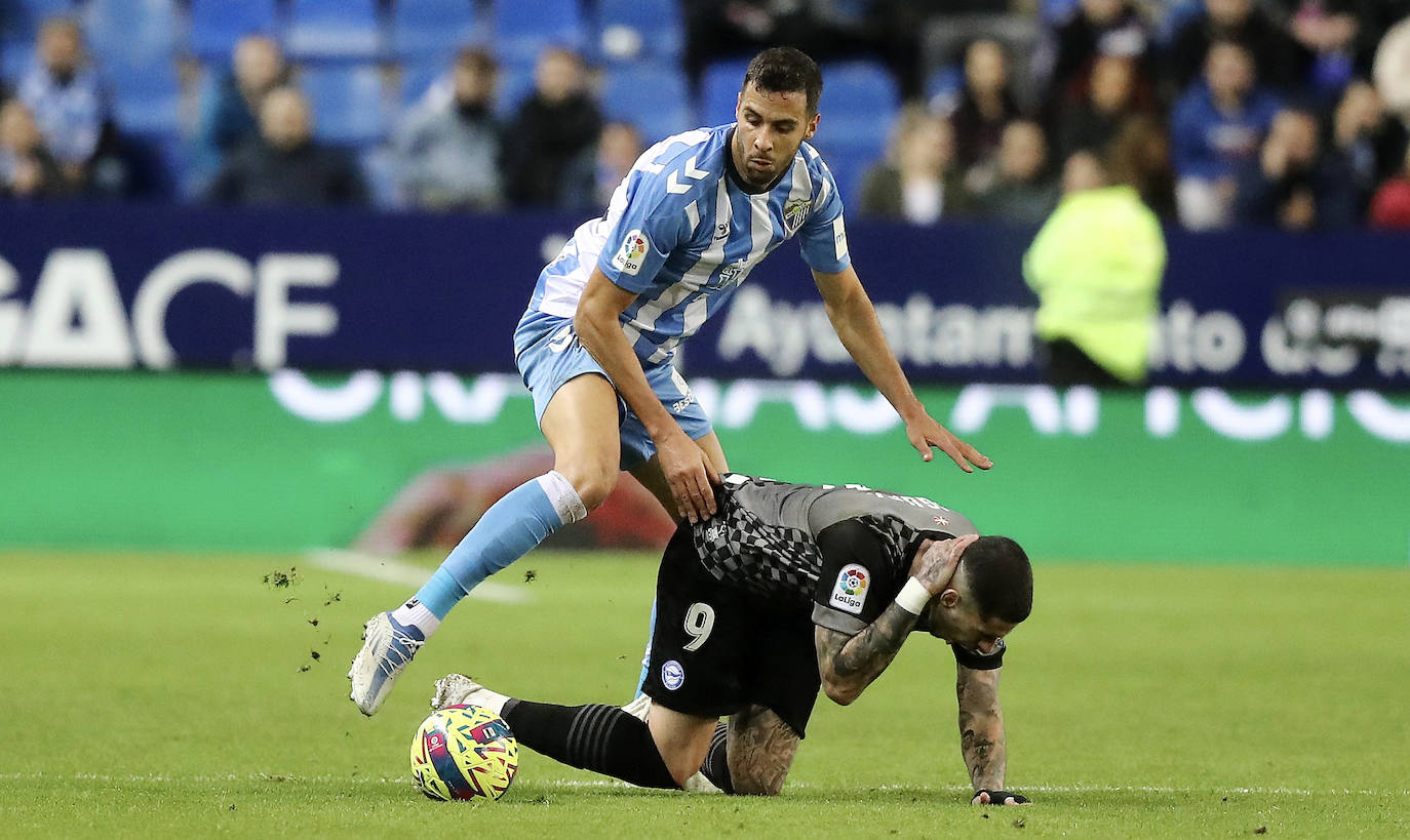 Victoria del Málaga en La Rosaleda con gol de Chavarría