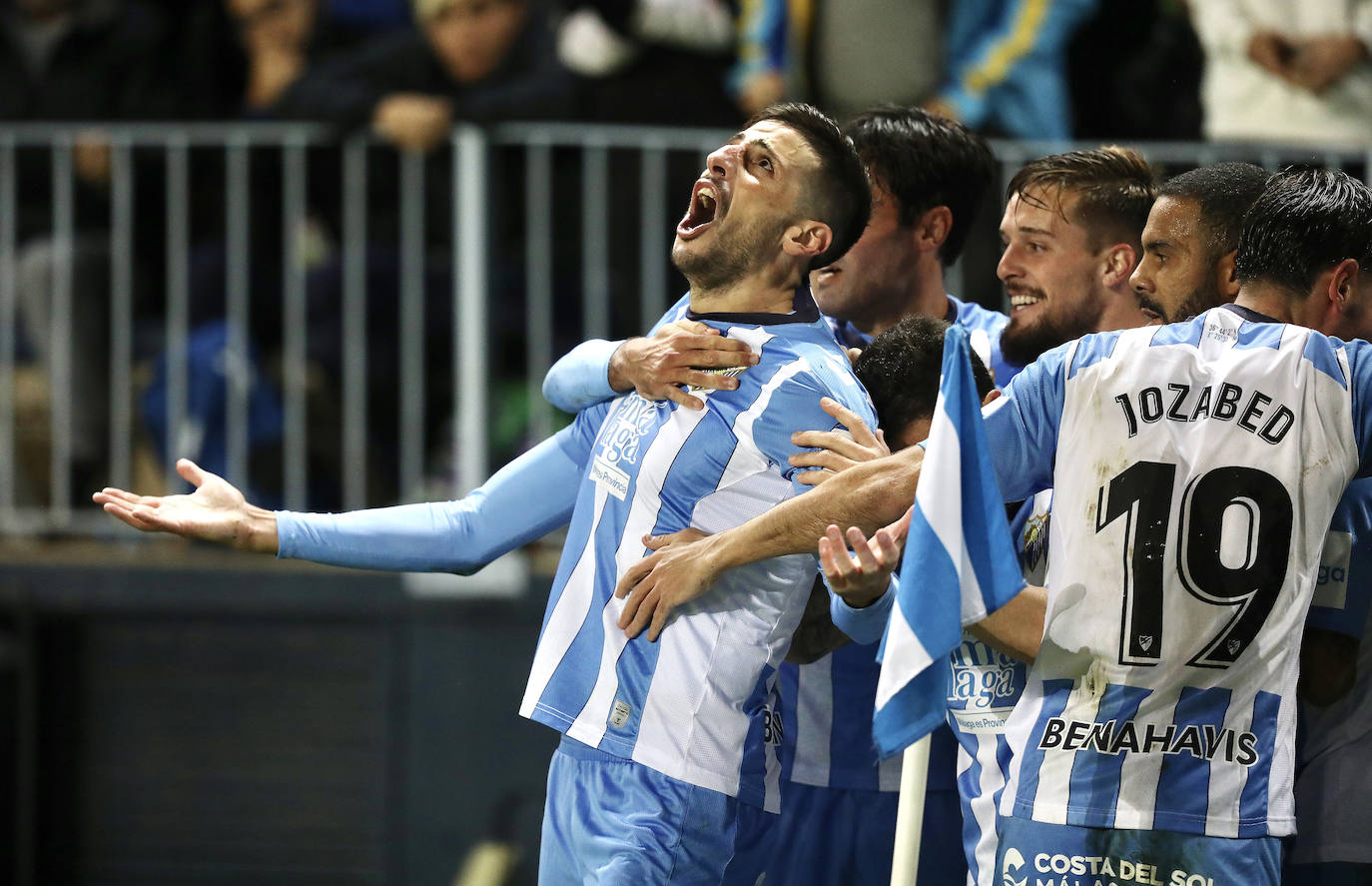 Victoria del Málaga en La Rosaleda con gol de Chavarría