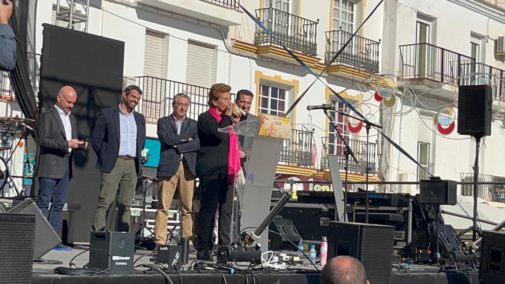 Este festejo, declarado de Interés Turístico Nacional de Andalucía, contó con degustaciones del plato estrella que son las migas acompañado de ensalada arriera y vino del terreno