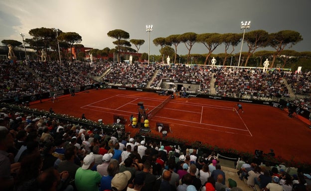 Alejandro Davidovich y Felix Auger-Aliassime, en la Pietrangeli de Roma, en el duelo en el que el malagueño sacó a 252 kilómetros por hora en una ocasión. 