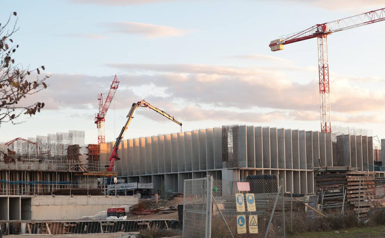 La nueva Facultad de Turismo cuenta con más de 5 millones de euros para terminar las obras del edificio. 