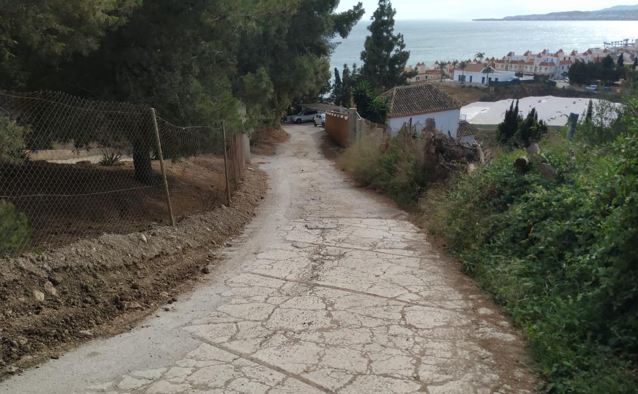 Imagen de unas 'calles' de la urbanización Cerromar Las Chorreras, en Mezquitilla de Vélez-Málaga. 