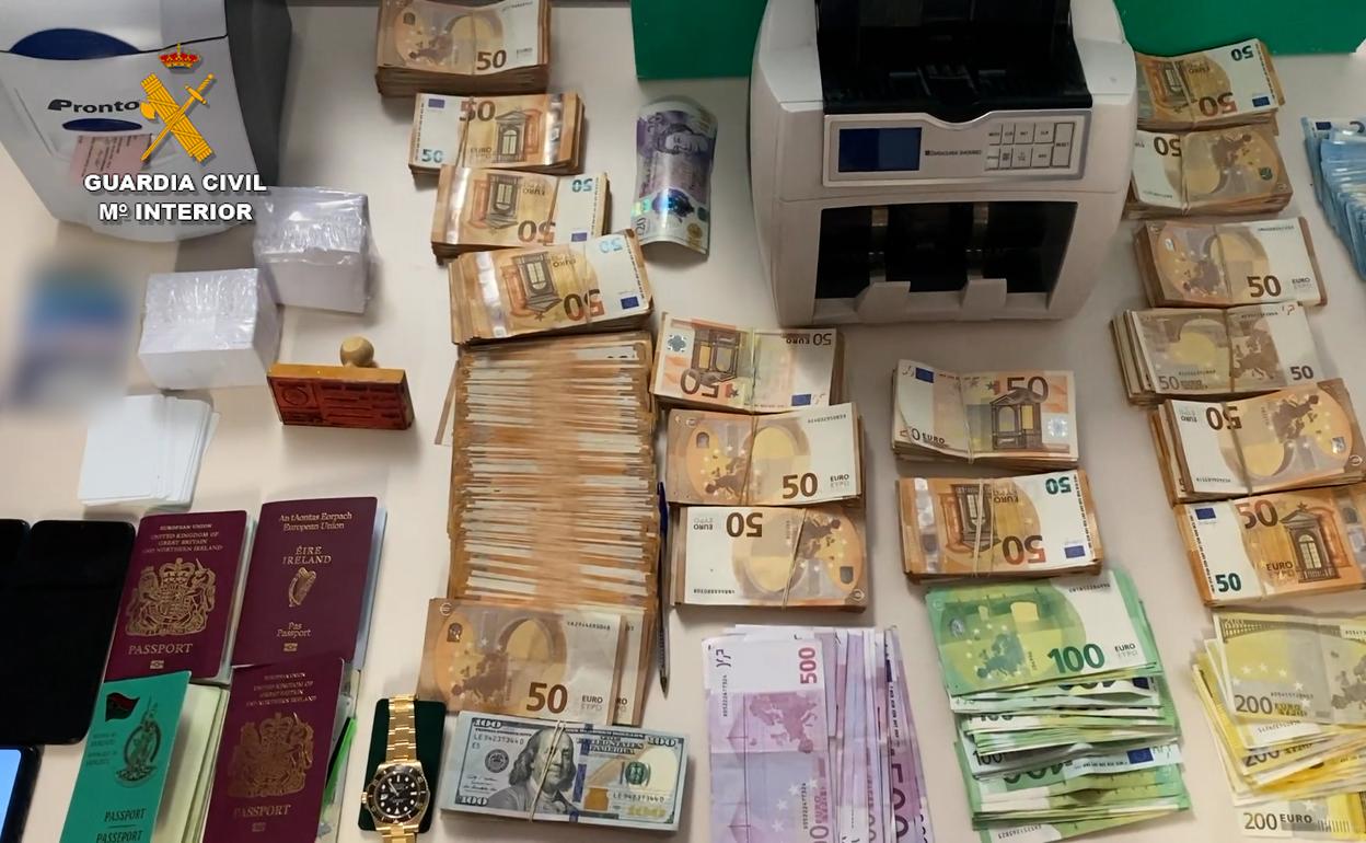 Suceso Málaga: Dobles fondos a prueba de rayos X: cae una red especializada en ocultar droga para enviarla a Inglaterra