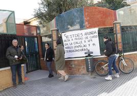 El cierre de una guardería en la barriada de La Paz deja a 109 niños y a 14 trabajadoras en la calle