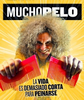 Imagen secundaria 2 - Muchopelo, en dos imágenes de sus videoclips 'Potaje moderno' y 'Que no, que no', junto a Little Pepe y portada de su disco.