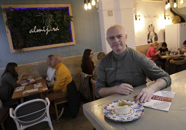 José Andrés Jiménez, en el interior de Almijara.