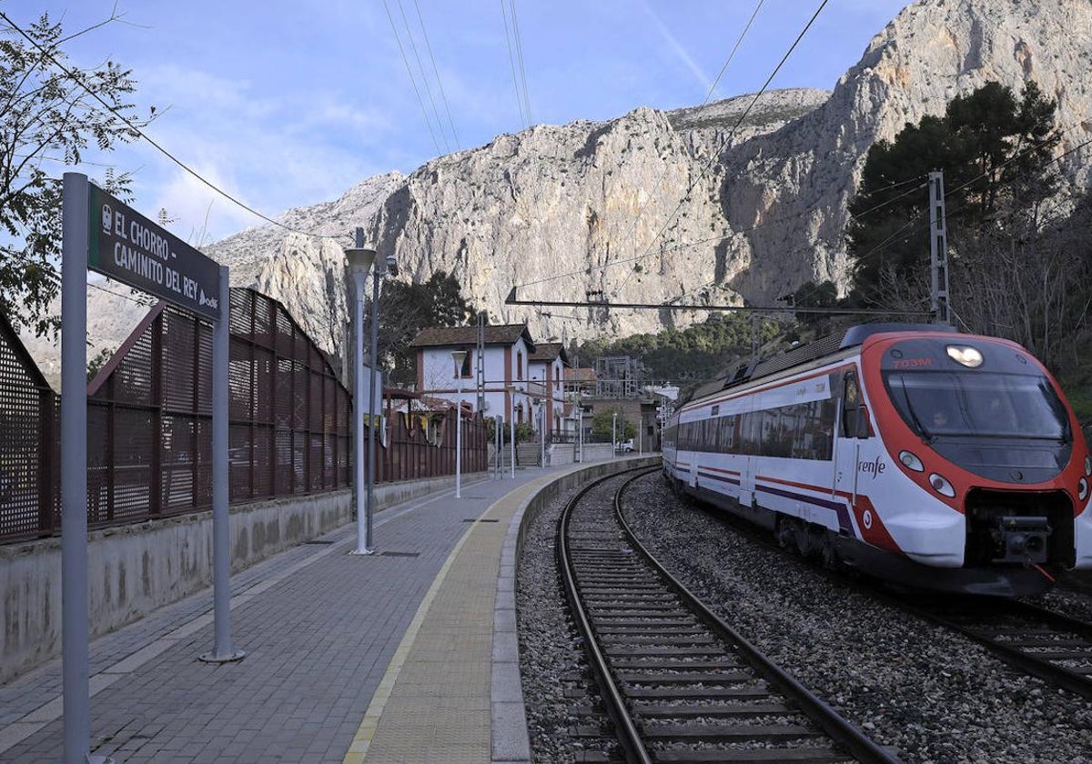 El tren del Caminito del Rey ya está en pruebas en la zona del Chorro.